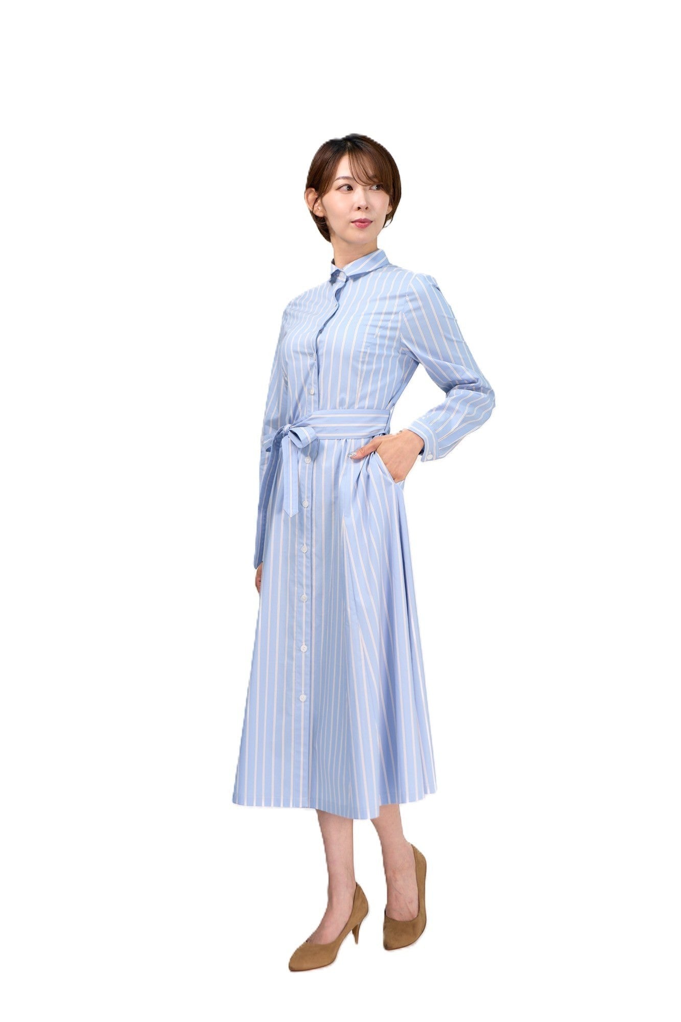 FABRICEの青白ストライプ柄、長袖、フィット＆フレアワンピース。イタリア製生地、共布ベルト付き。