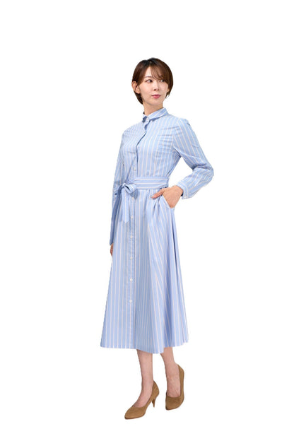 FABRICEの青白ストライプ柄、長袖、フィット＆フレアワンピース。イタリア製生地、共布ベルト付き。
